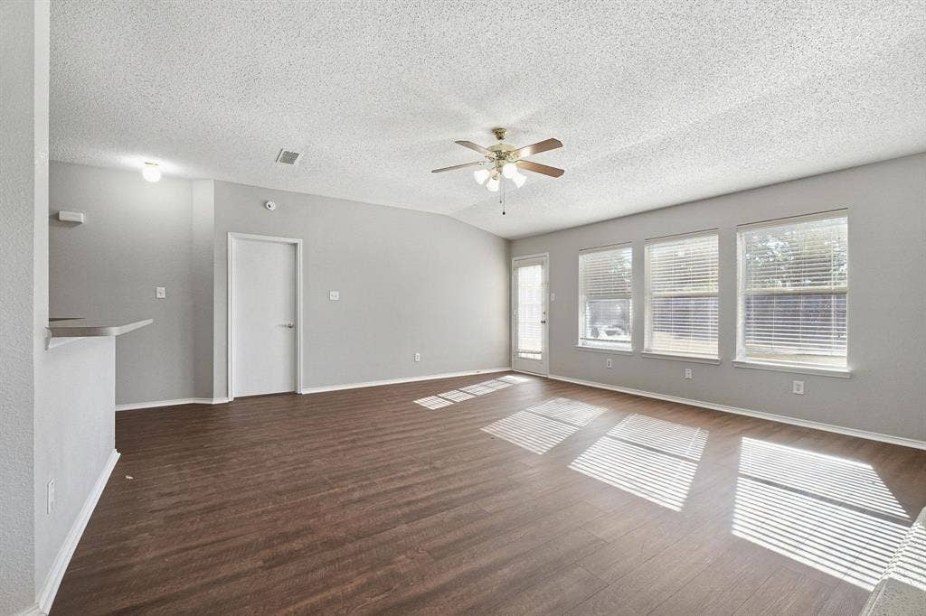 1015 Richmond Lane, Forney, TX 75126 1015 Richmond Lane, Forney, TX 75126