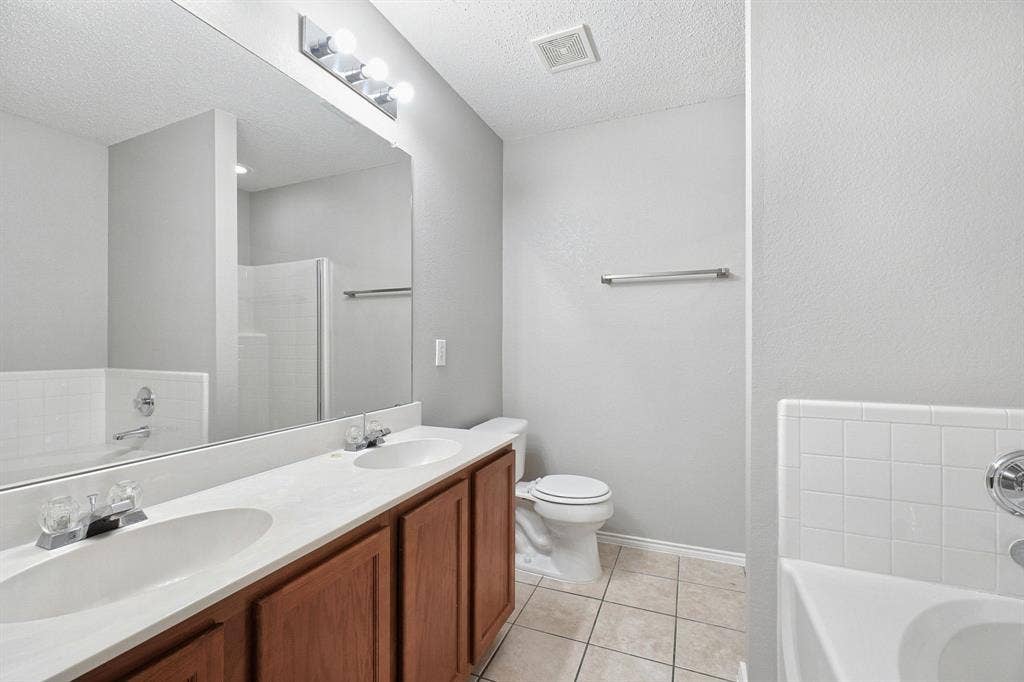 1015 Richmond Lane, Forney, TX 75126 1015 Richmond Lane, Forney, TX 75126