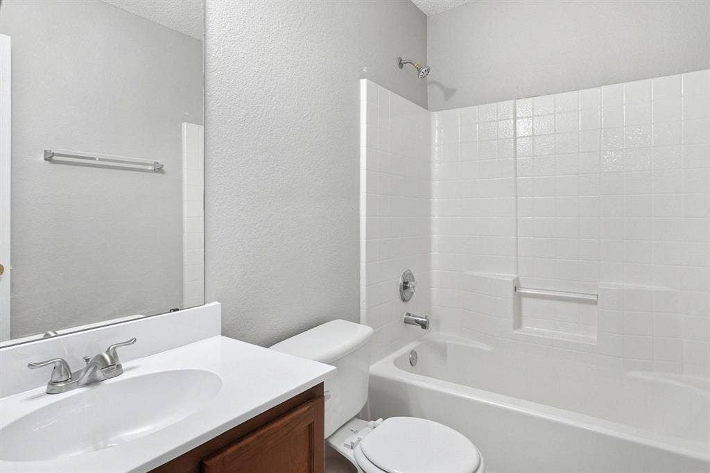 1015 Richmond Lane, Forney, TX 75126 1015 Richmond Lane, Forney, TX 75126