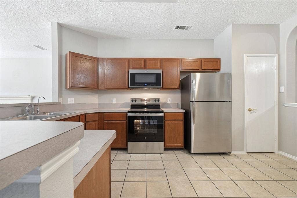 1015 Richmond Lane, Forney, TX 75126 1015 Richmond Lane, Forney, TX 75126