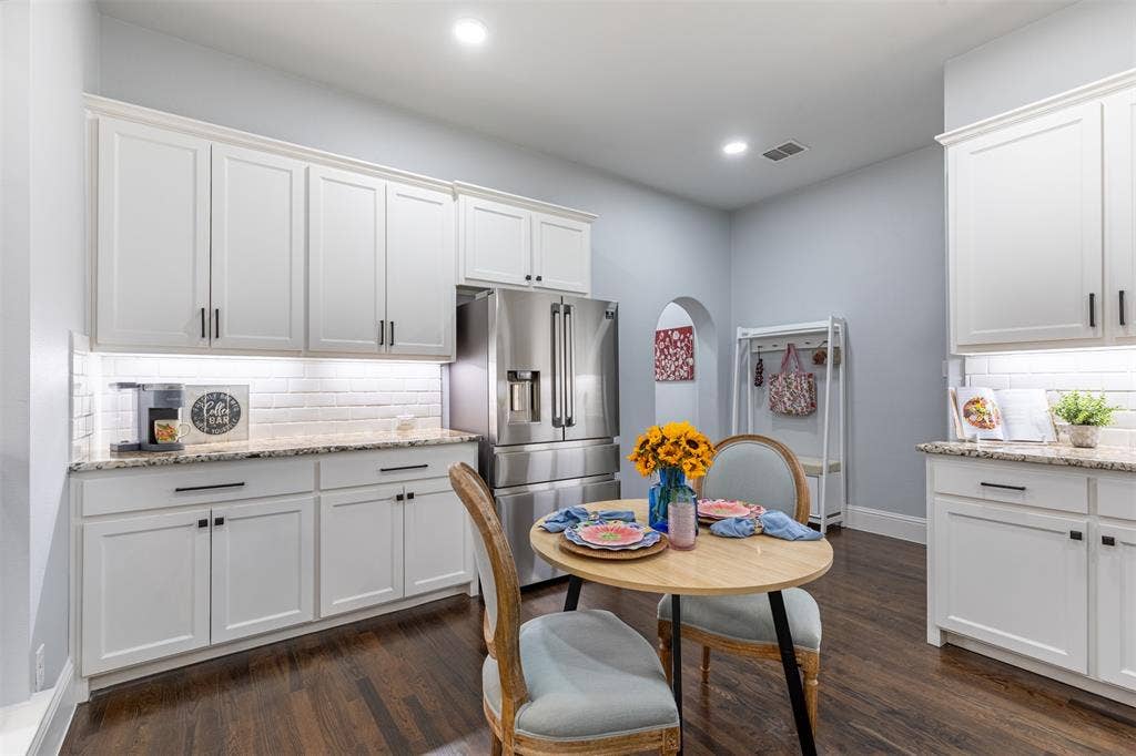 Breakfast nook with built-ins.