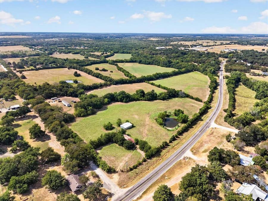 Property photo for 913 County Road 4232, Bonham, TX