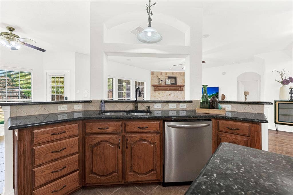 333 Green Acres Drive, Murphy, TX 75094 333 Green Acres Drive, Murphy, TX 75094