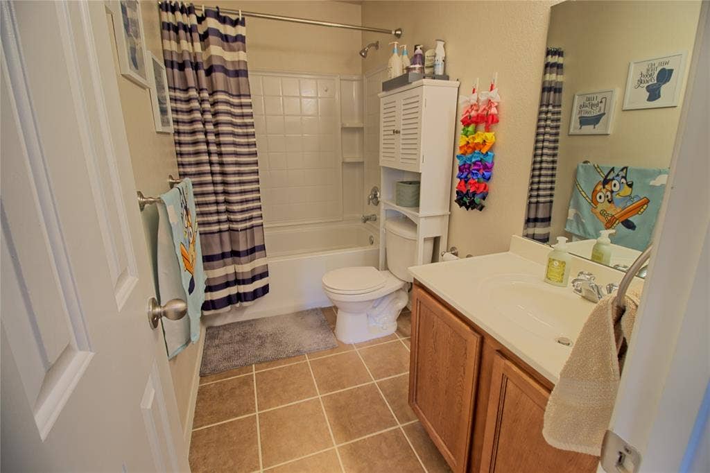 1312 Gayle Street, Burleson, TX 76028 1312 Gayle Street, Burleson, TX 76028