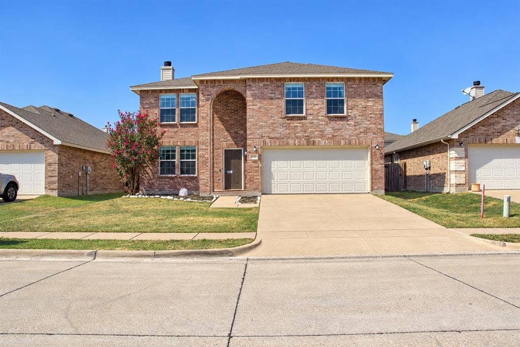 1312 Gayle Street, Burleson, TX 76028 1312 Gayle Street, Burleson, TX 76028