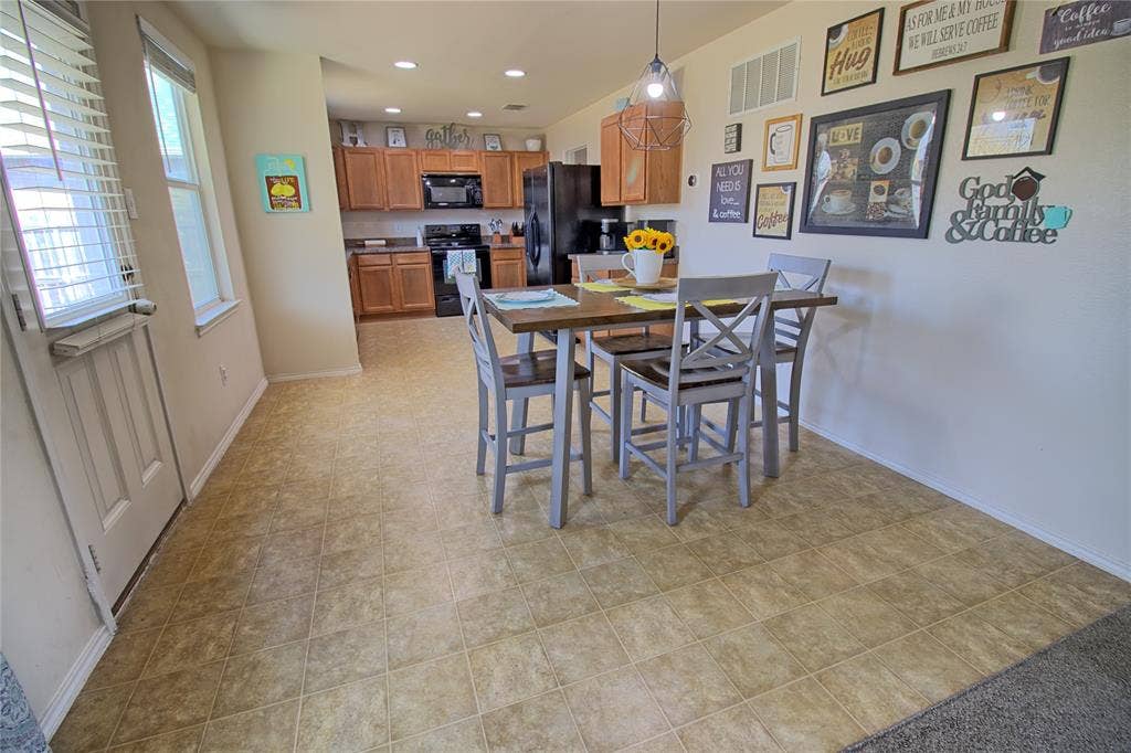 1312 Gayle Street, Burleson, TX 76028 1312 Gayle Street, Burleson, TX 76028