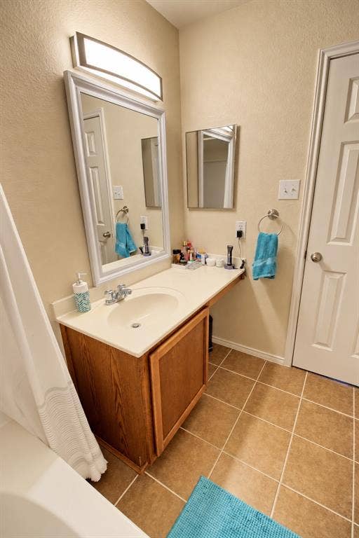 1312 Gayle Street, Burleson, TX 76028 1312 Gayle Street, Burleson, TX 76028