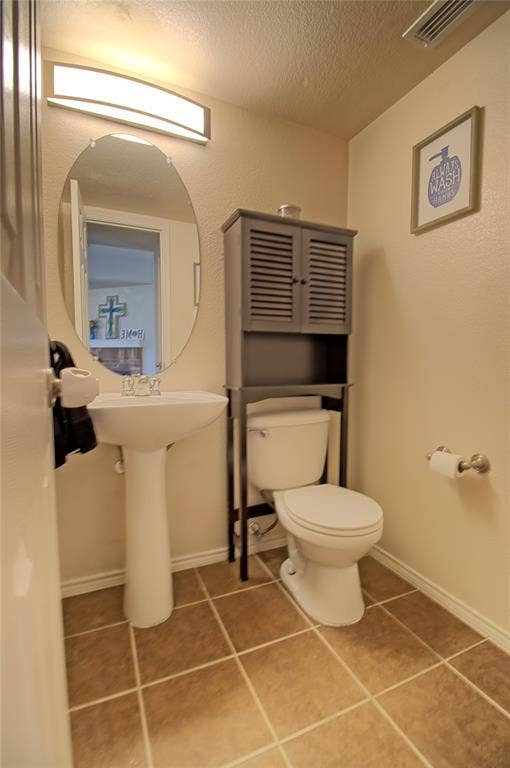 1312 Gayle Street, Burleson, TX 76028 1312 Gayle Street, Burleson, TX 76028