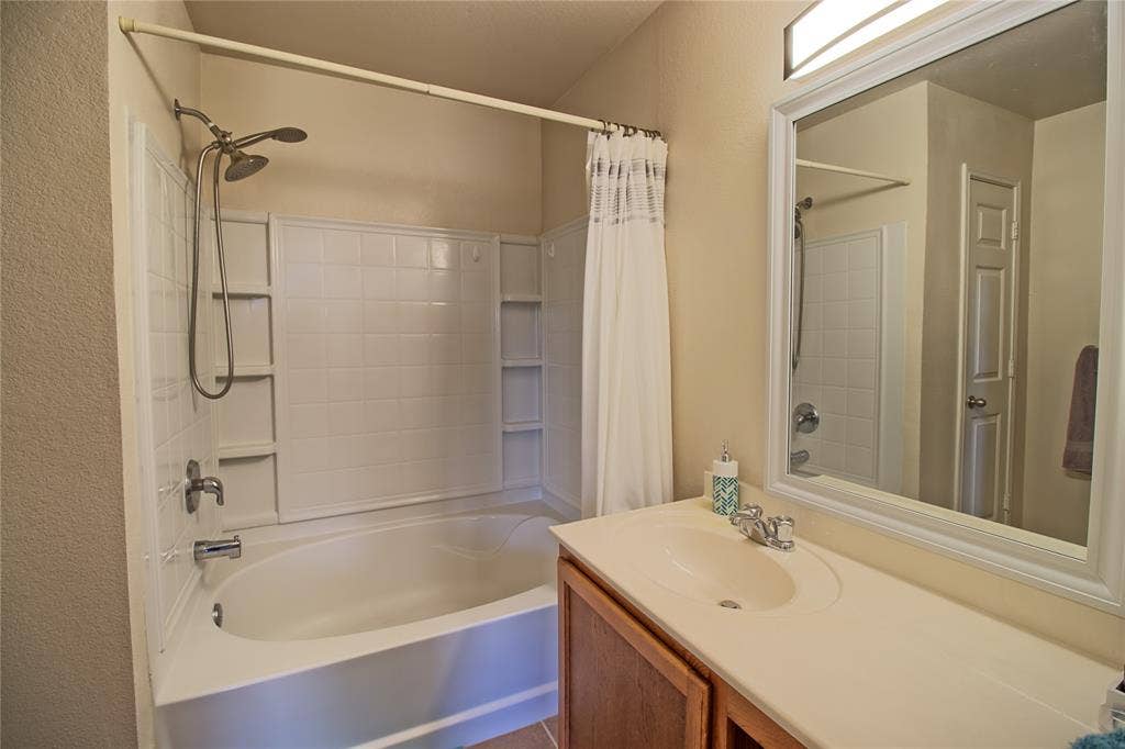 1312 Gayle Street, Burleson, TX 76028 1312 Gayle Street, Burleson, TX 76028