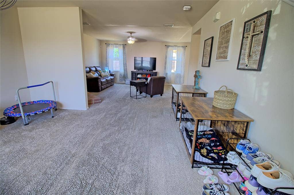 1312 Gayle Street, Burleson, TX 76028 1312 Gayle Street, Burleson, TX 76028