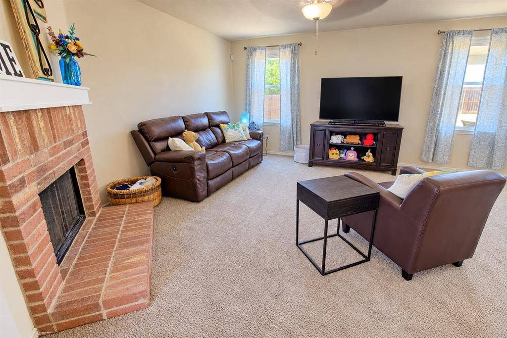 1312 Gayle Street, Burleson, TX 76028 1312 Gayle Street, Burleson, TX 76028