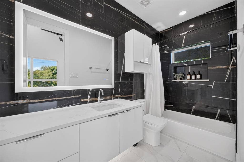 6829 Prosper Street, Dallas, TX 75209 6829 Prosper Street, Dallas, TX 75209