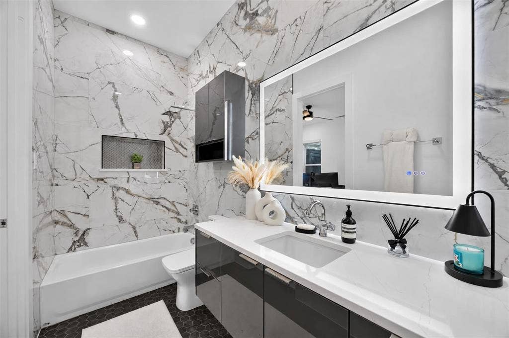 6829 Prosper Street, Dallas, TX 75209 6829 Prosper Street, Dallas, TX 75209