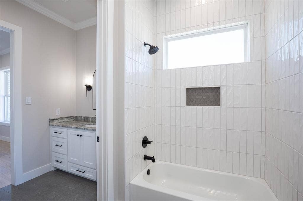 206 Knights Crossing Road, Lorena, TX 76655 Jack n Jill bathroom