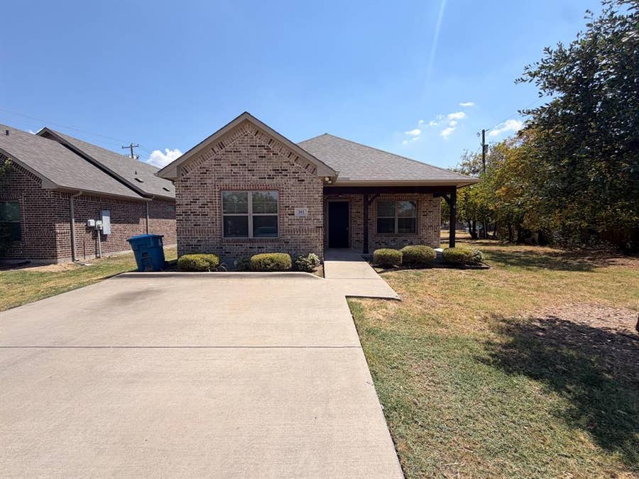 Property photo for 161 E Canton Street, Palmer, TX