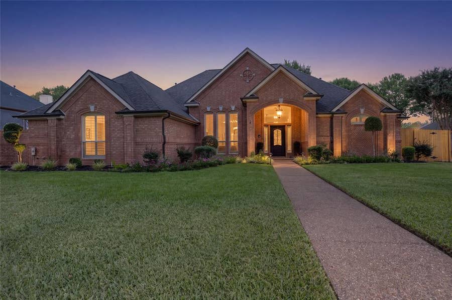 Property photo for 5601 Sycamore Drive, Colleyville, TX