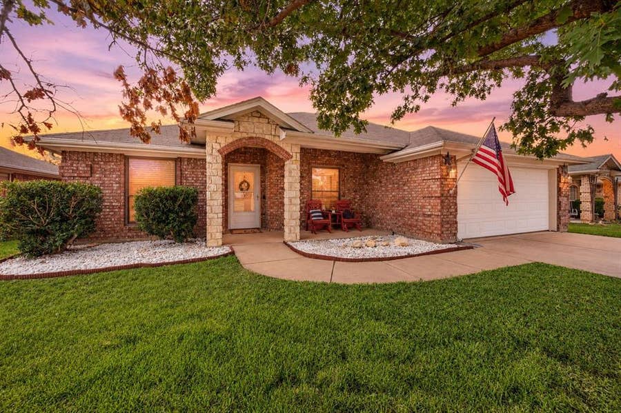 Property photo for 725 Big Willow Drive, Saginaw, TX