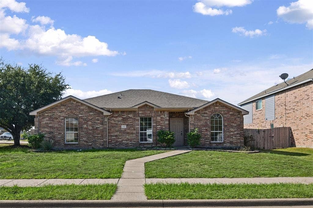 115 Angelina Drive, Crandall, TX 75114 Welcome Home to 115 Angelina!