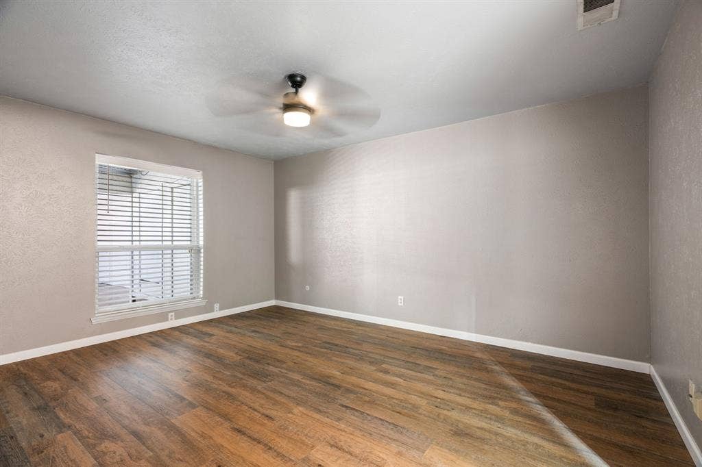 9658 Bryson Drive, Dallas, TX 75238 9658 Bryson Drive, Dallas, TX 75238
