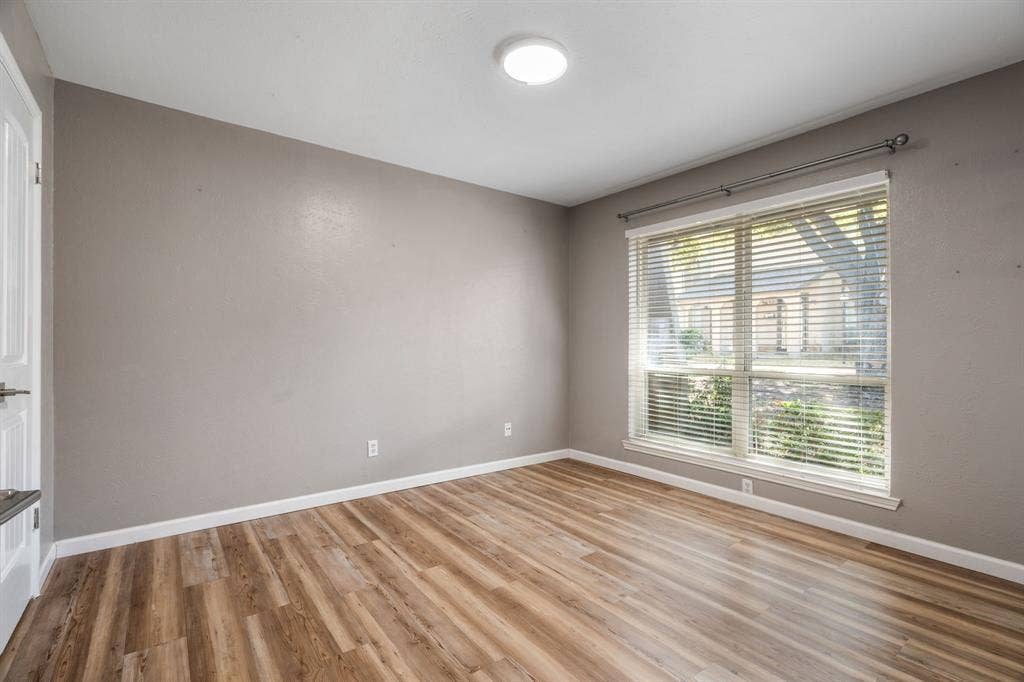 9658 Bryson Drive, Dallas, TX 75238 9658 Bryson Drive, Dallas, TX 75238