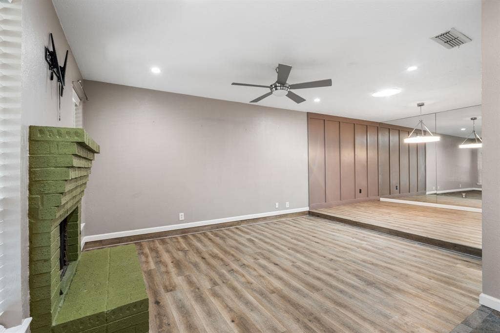 9658 Bryson Drive, Dallas, TX 75238 9658 Bryson Drive, Dallas, TX 75238