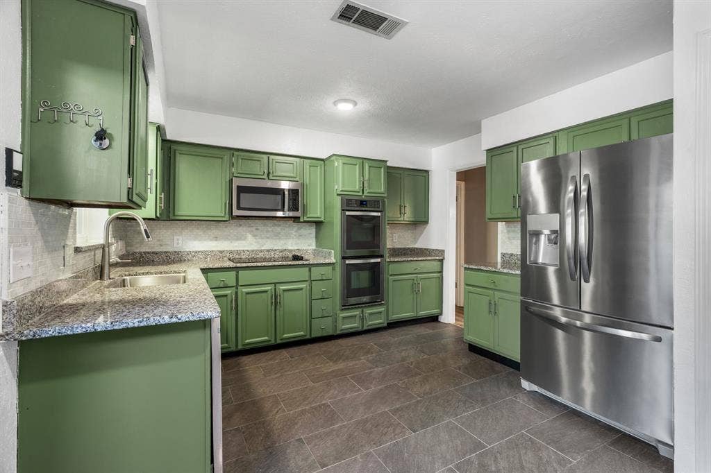9658 Bryson Drive, Dallas, TX 75238 9658 Bryson Drive, Dallas, TX 75238