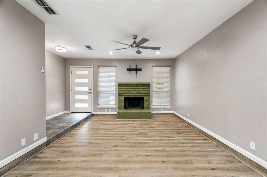 9658 Bryson Drive, Dallas, TX 75238 9658 Bryson Drive, Dallas, TX 75238