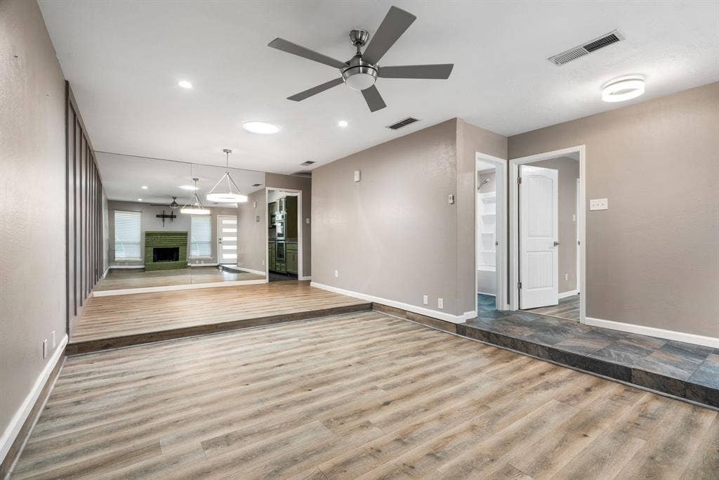 9658 Bryson Drive, Dallas, TX 75238 9658 Bryson Drive, Dallas, TX 75238