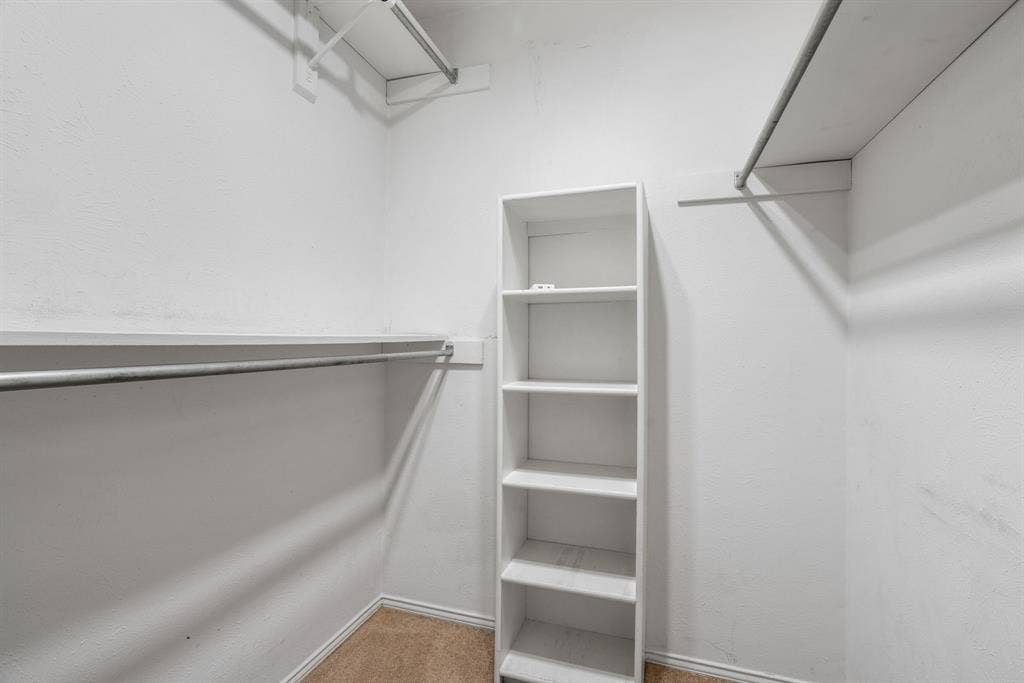 9658 Bryson Drive, Dallas, TX 75238 Large primary closet