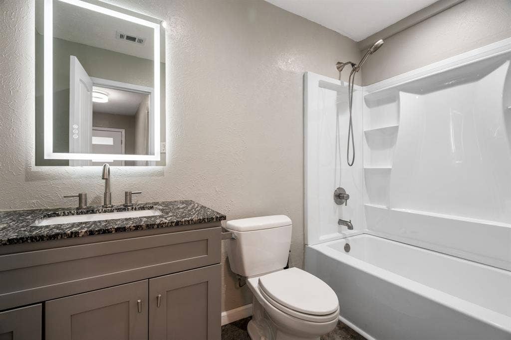 9658 Bryson Drive, Dallas, TX 75238 9658 Bryson Drive, Dallas, TX 75238