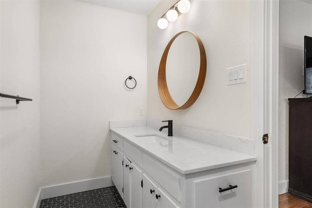 Tons of space in this primary bath.