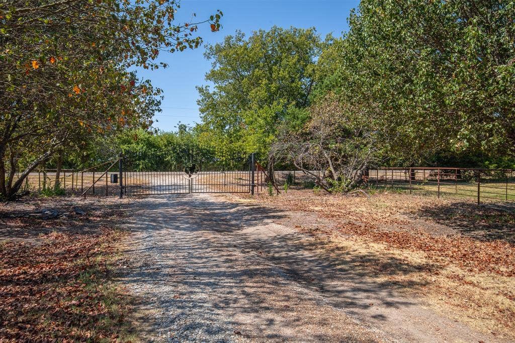 6607 S State Highway 78 Highway, Bonham, TX 75418 Electric Gates