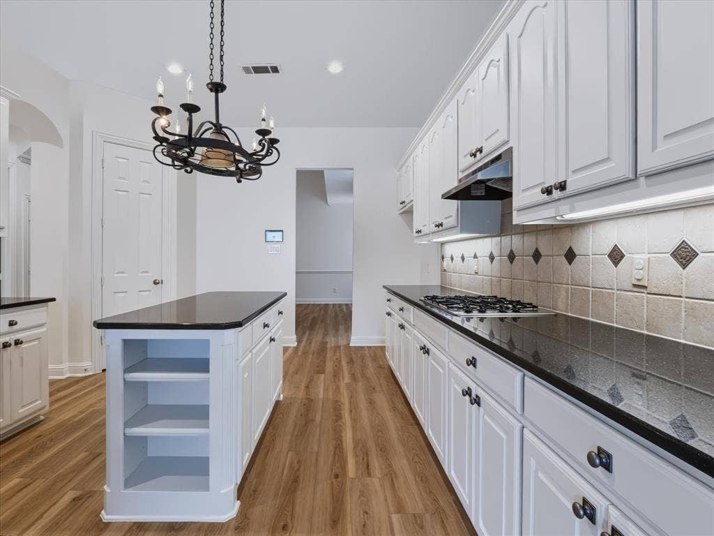2305 Canyon Creek Drive, McKinney, TX 75072 2305 Canyon Creek Drive, McKinney, TX 75072