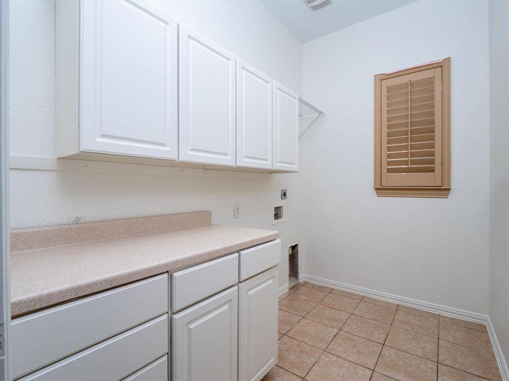 2305 Canyon Creek Drive, McKinney, TX 75072 2305 Canyon Creek Drive, McKinney, TX 75072