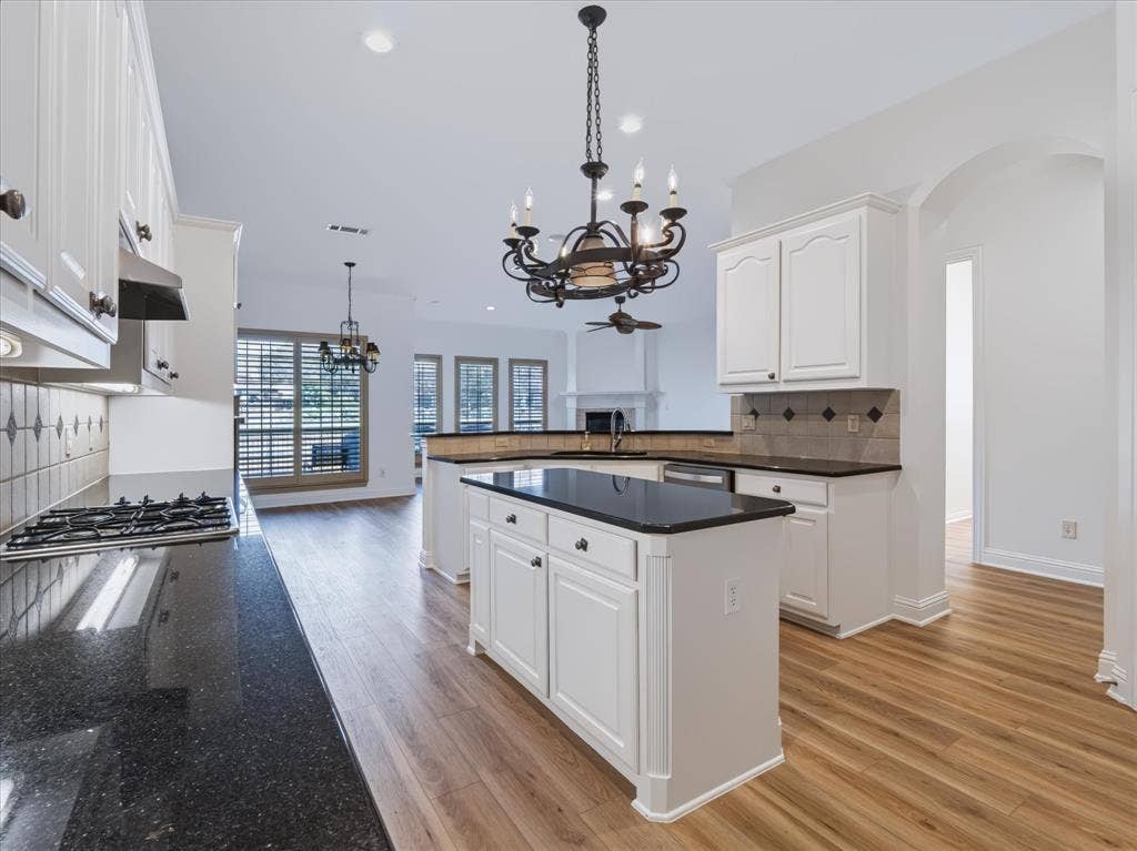 2305 Canyon Creek Drive, McKinney, TX 75072 2305 Canyon Creek Drive, McKinney, TX 75072