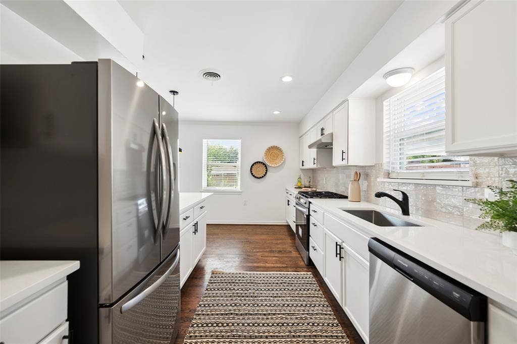 New quartz counters