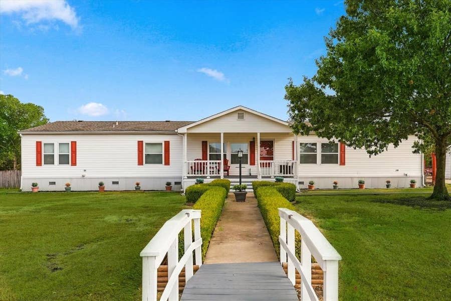 Property photo for 535 Stone Ridge Drive, Ponder, TX