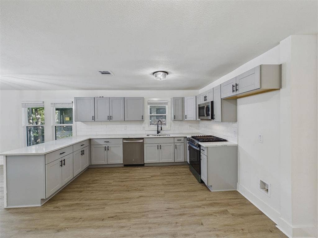1026 Cedar Hill Avenue, Dallas, TX 75208 1026 Cedar Hill Avenue, Dallas, TX 75208