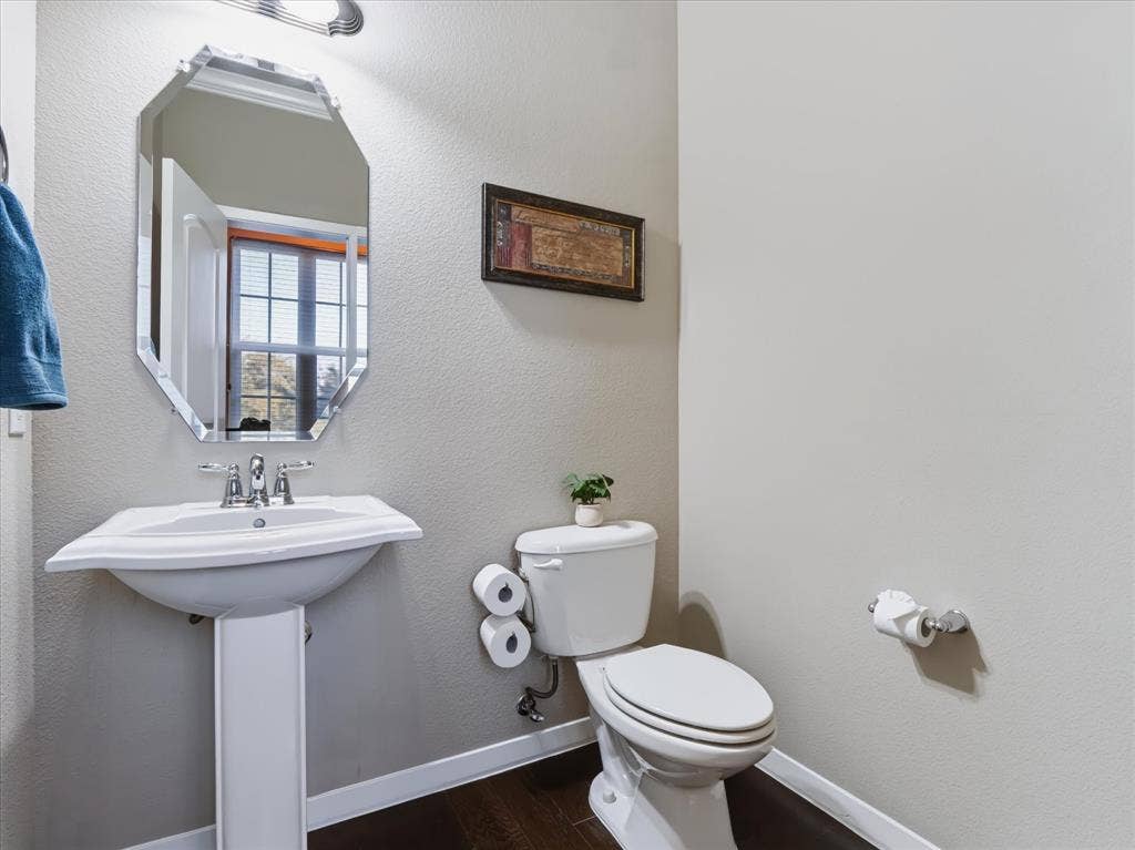 3894 Everwood Lane, Addison, TX 75001