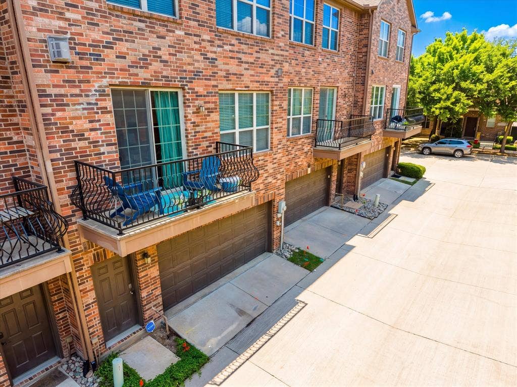 3894 Everwood Lane, Addison, TX 75001