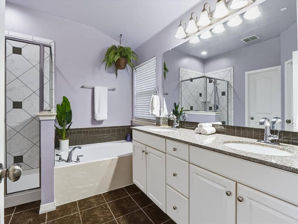 3894 Everwood Lane, Addison, TX 75001