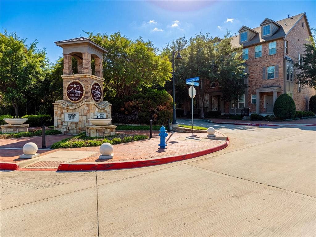 3894 Everwood Lane, Addison, TX 75001