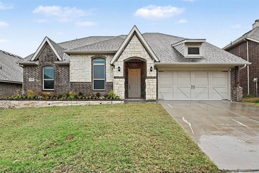 Property photo for 624 Soaring Star Lane, Weatherford, TX