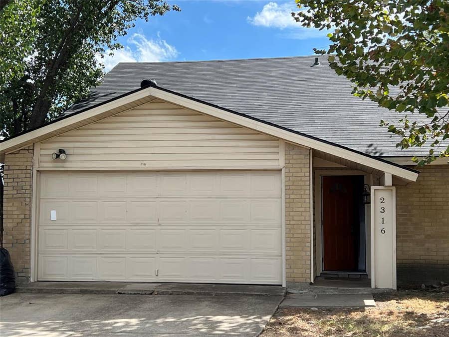 Property photo for 2316 Montclair Circle, Carrollton, TX