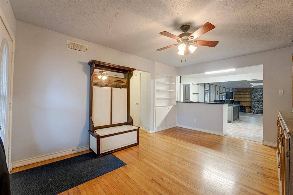2530 Lakewood Drive, Garland, TX 75042 2530 Lakewood Drive, Garland, TX 75042