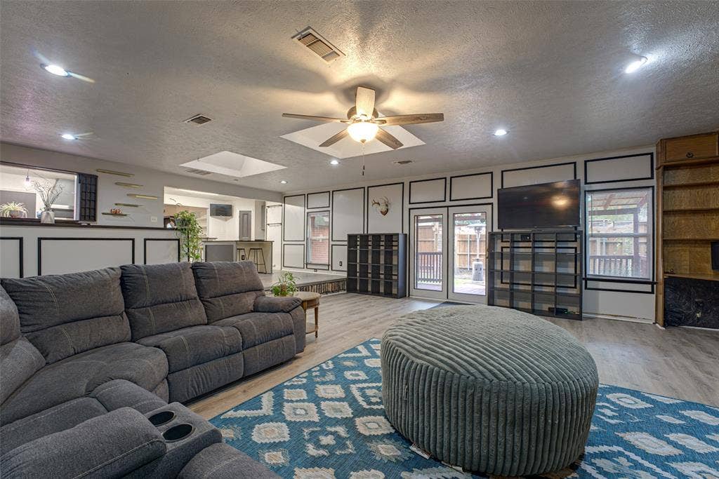 2530 Lakewood Drive, Garland, TX 75042 2530 Lakewood Drive, Garland, TX 75042