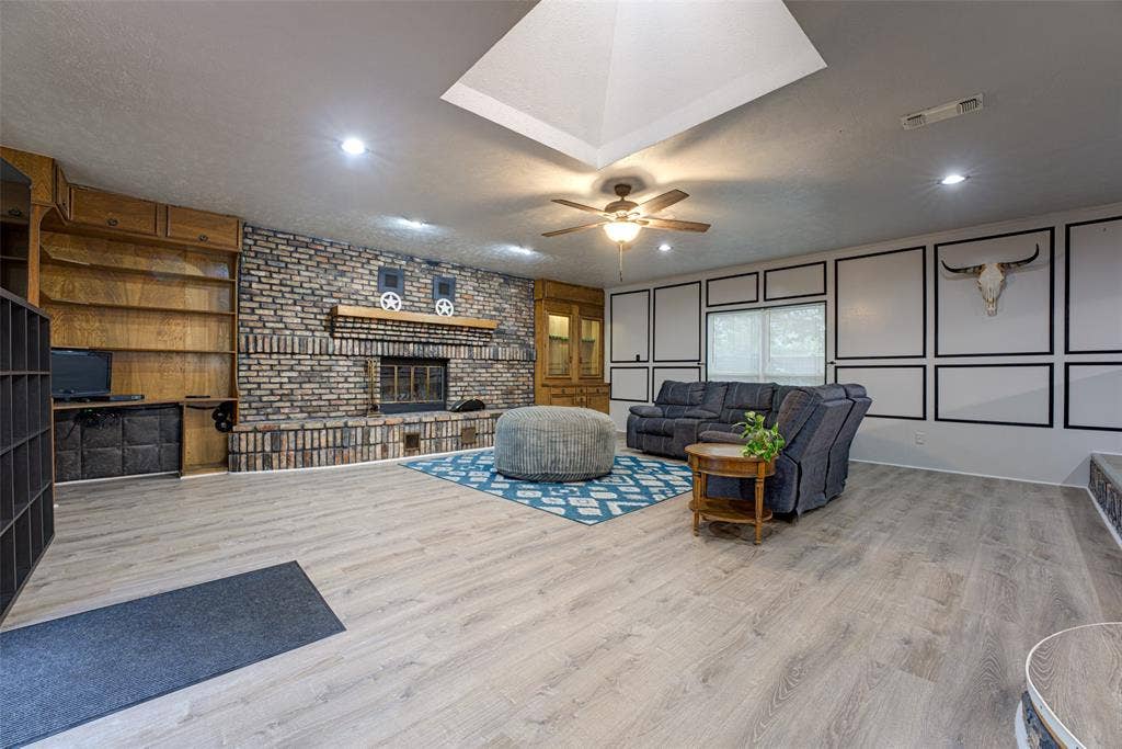 2530 Lakewood Drive, Garland, TX 75042 2530 Lakewood Drive, Garland, TX 75042