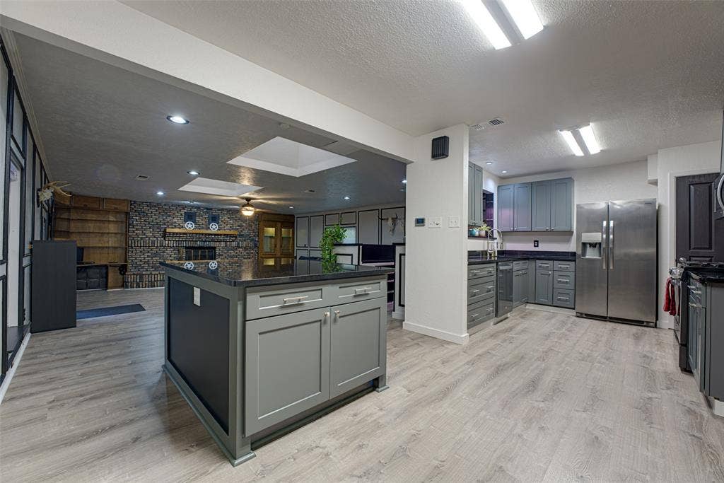2530 Lakewood Drive, Garland, TX 75042 2530 Lakewood Drive, Garland, TX 75042