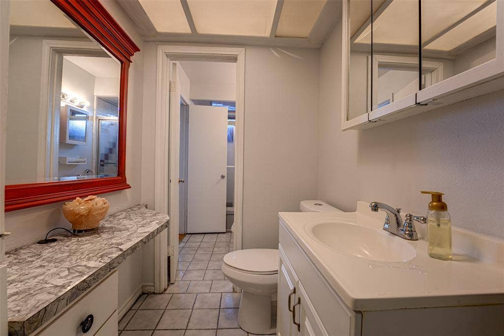 2530 Lakewood Drive, Garland, TX 75042 2530 Lakewood Drive, Garland, TX 75042