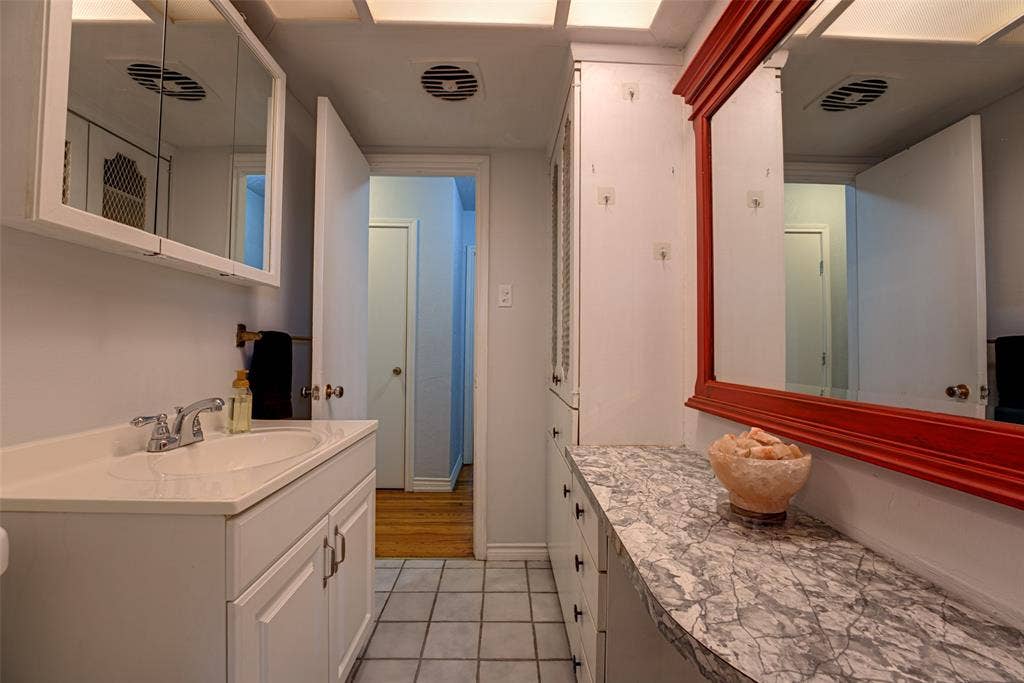 2530 Lakewood Drive, Garland, TX 75042 2530 Lakewood Drive, Garland, TX 75042
